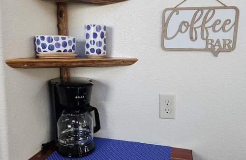 Cayuga Cottage | Bluebird Cottage Right on the Lake!