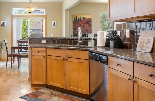 Southwest Bend House | Bluebird Day - Canyon Retreat
