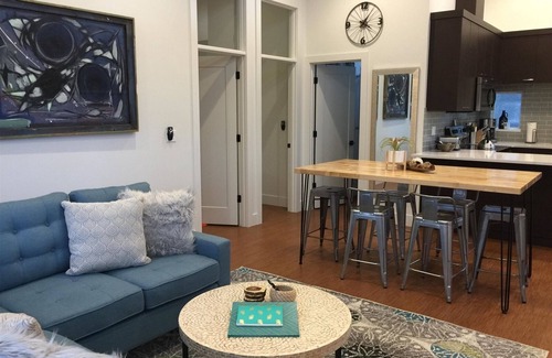 Old Bend House | Bluebird Day - Crater Retreat
