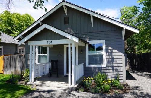 Old Bend House | Bluebird Day - Fuller Cottage