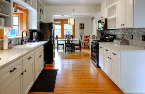 River West House | Bluebird Day - Lavender Cottage