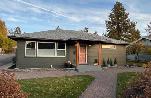 Orchard District House | Bluebird Day - Pilot Butte Pad