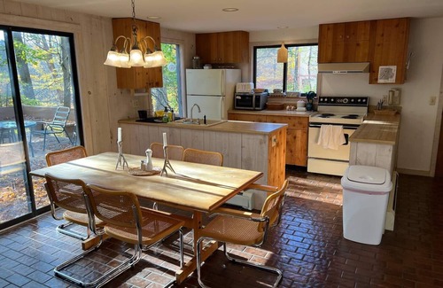 Forest Farms Cottage | Bluebird - Large cottage for all season getaway