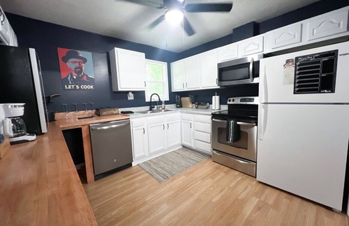 St. Robert House | Bluebird Liberty Cottage