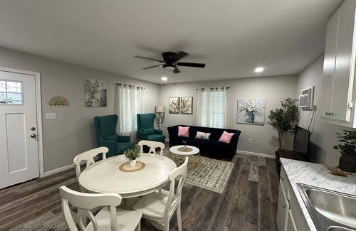West Tawakoni House | Bluebonnet Cottages by the Lake - Cabin 8
