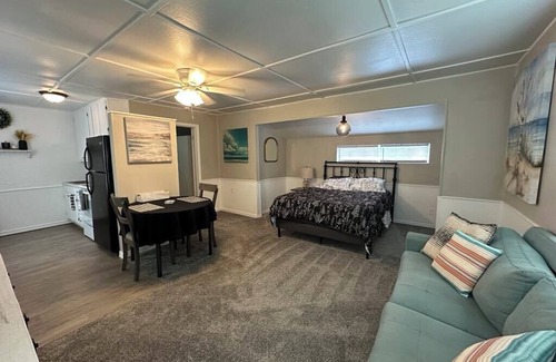 Quinlan Cabin | Bluebonnet Cottages by the Lake - Cabin 6