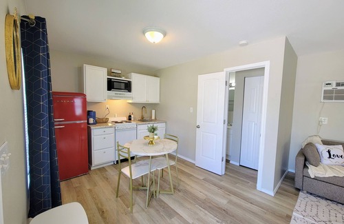 West Tawakoni Cabin | Bluebonnet Cottages by the Lake - Cabin 3