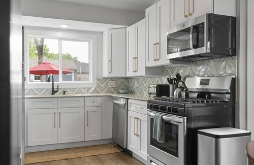 Franklin Park House | Bluebonnet Getaway - 4 bedroom