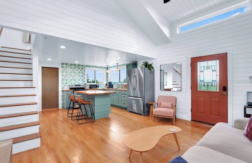 Dripping Springs House | Bluebonnet House at the Chaparral