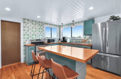Dripping Springs House | Bluebonnet House at the Chaparral
