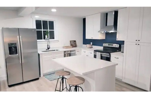 Galveston House | Bluecockatoo - Beachside, King Bed, EV Charging!