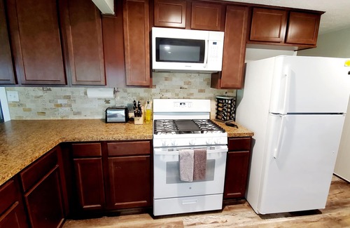 Goodrich Cottage | ★Bluegill Cottage★ by the lake - Kayak, pedal boat, fishing, private dock