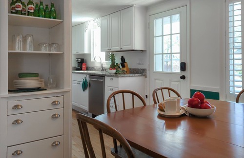 Spring Lake Cottage | Bluegill Cottage l Autumn by the Lake with Fires, Kayaks & Family Time