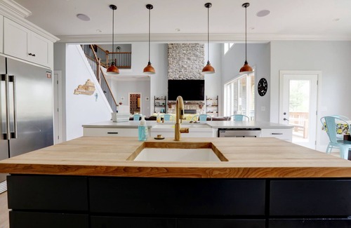 Lexington House | Bluegrass Boujee, Hot Tub, Bar, Game room, Chef kitchennn