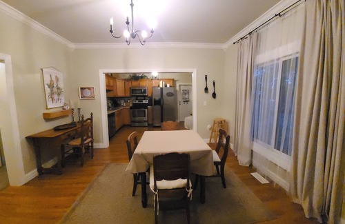 Owensboro House | Bluegrass Bungalow 2 bedrooms with large porch