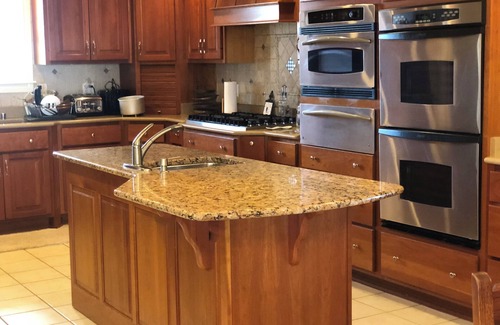 Fisherville Other | Bluegrass Farmhouse located on large farm near Louisvillle