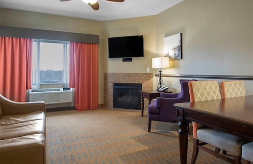 Lake Delton Resort | Bluegreen Odyssey Dells Resort and Mt. Olympus Water and Theme Park