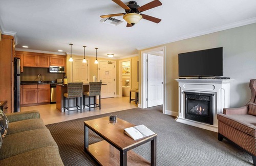 Lincoln Apartment | Bluegreen Vacations South Mountain, an Ascend Collection Resort