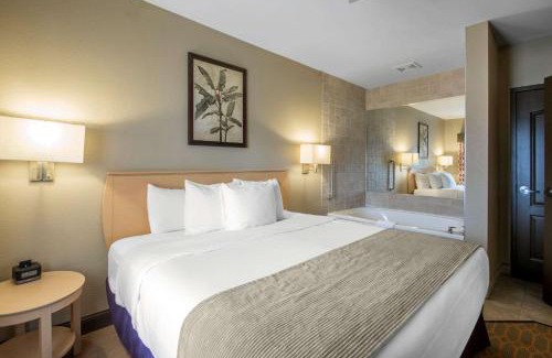 Lake Delton Hotel | Bluegreen Vacations Odyssey Dells Resort