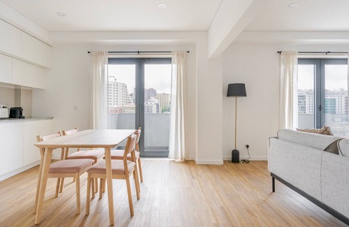 Casal da Ladeira Apartment | Blueground | Alvalade, balcony, nr Campo Pequeno
