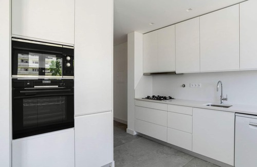 Alvalade Apartment | Blueground | Alvalade, furniture, decor & kitchen