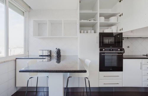 Alvalade Apartment | Blueground | Alvalade, washer, a/c, furniture