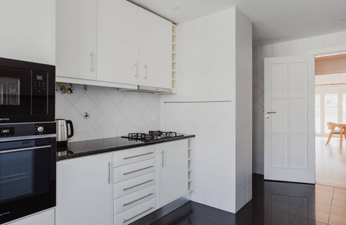 Alvalade Apartment | Blueground | Alvalade, washer, a/c, furniture