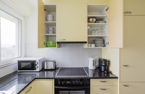 Horgen District Apartment | Blueground | Au, w/d, clost to local market