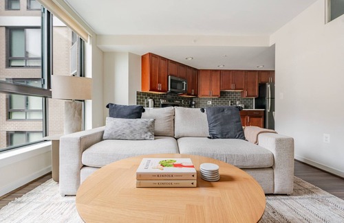 Ballston Apartment | Blueground | Ballston, pool, nr Arlington Cemetery