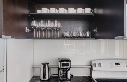 West Bellevue Apartment | Blueground | Bellevue, pool & w/d, nr park