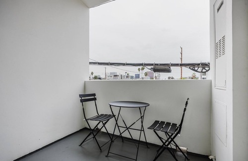 Beverly Grove Apartment | Blueground | Beverly Grove 2bd apartment