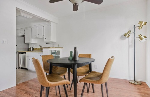 Sawtelle Apartment | Blueground | Brentwood 2bd apartment