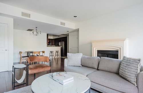 Sawtelle Apartment | Blueground | Brentwood, balcony & AC, nr UCLA