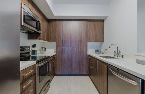 Centennial Apartment | Blueground | Centennial, rooftop, nr Courthouse
