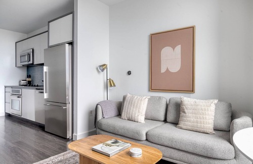 Central-Maverick Square - Paris Street Apartment | Blueground | Central-Maverick Square, pool, nr Boston Harbor