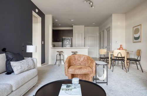 Arlington Apartment | Blueground | Crystal City, fitness center, nr Potomac Park