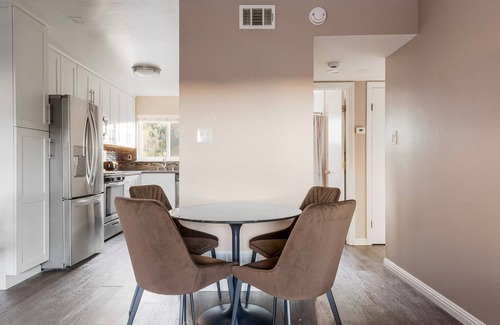 Central San Mateo Apartment | Blueground | Downtown, pool, nr Civic Center