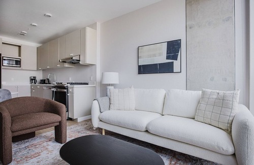 Chinatown Apartment | Blueground | Downtown, AC & elevator, nr parks