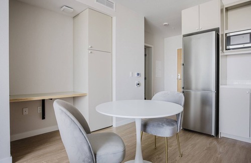 Chinatown Apartment | Blueground | Downtown, AC & elevator, nr parks