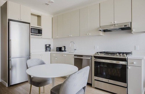 Chinatown Apartment | Blueground | Downtown, AC & elevator, nr parks