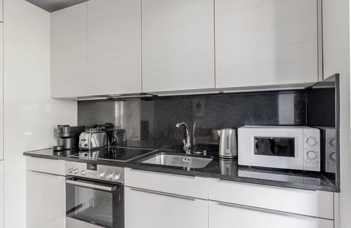 District 2 Apartment | Blueground | Enge, elevator & w/d, nr museums