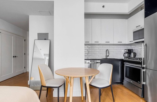 Financial District Apartment | Blueground | Financial District, rooftop, nr Wall St