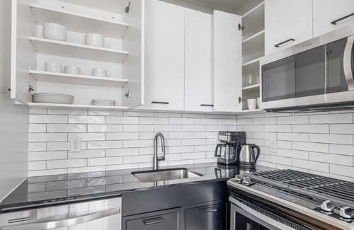 Financial District Apartment | Blueground | Financial District, rooftop, nr Wall St