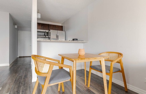 Rush and Division Apartment | Blueground | Gold Coast, AC, nr Hancock Center