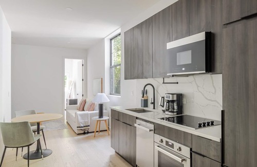 Greenpoint Apartment | Blueground | Greenpoint, terrace, nr McCarren Park