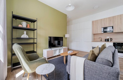 Prague 7 Apartment | Blueground | Holešovice, city view, nr Vltava (PRG-58)