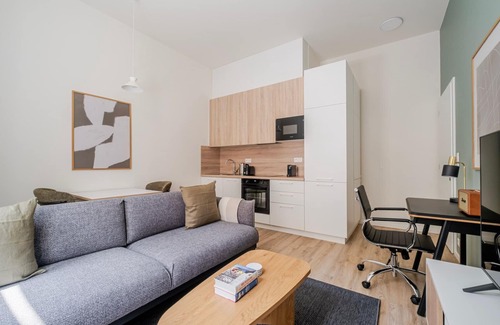 Prague 7 Apartment | Blueground | Holešovice, city view, nr Vltava (PRG-51)