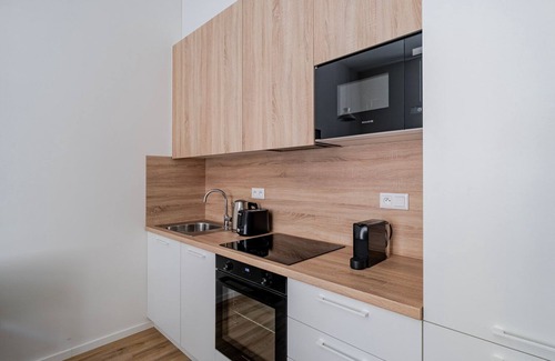 Prague 7 Apartment | Blueground | Holešovice, city view, nr Vltava (PRG-51)
