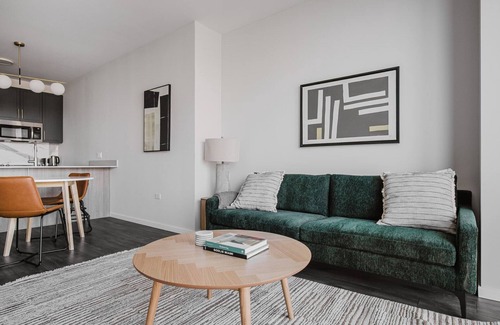Hyde Park Apartment | Blueground | Hyde Park, AC, w/d, nr museum