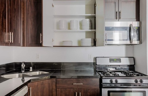 La Brea Apartment | Blueground | La Brea, rooftop, nr La Brea Tar Pits